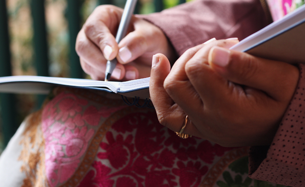 Hobbies that boost mood Journaling