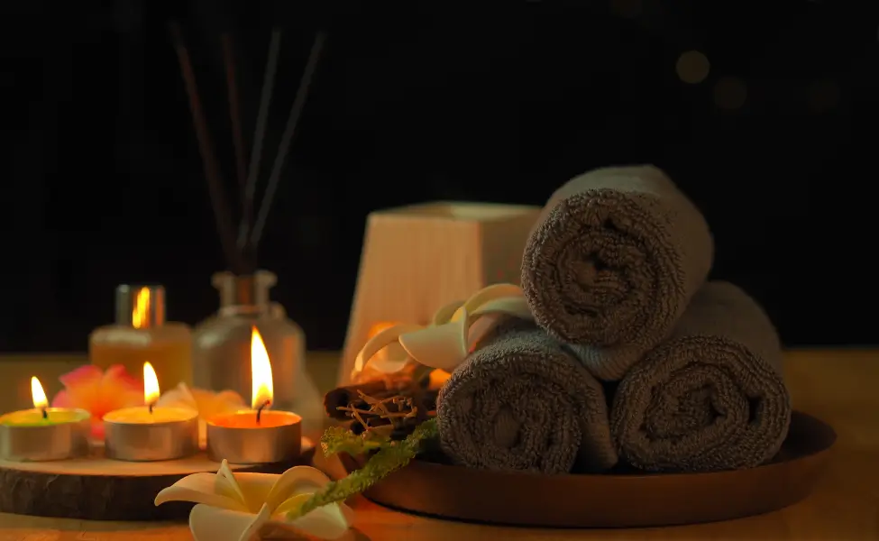 Prepare towels and candles.
