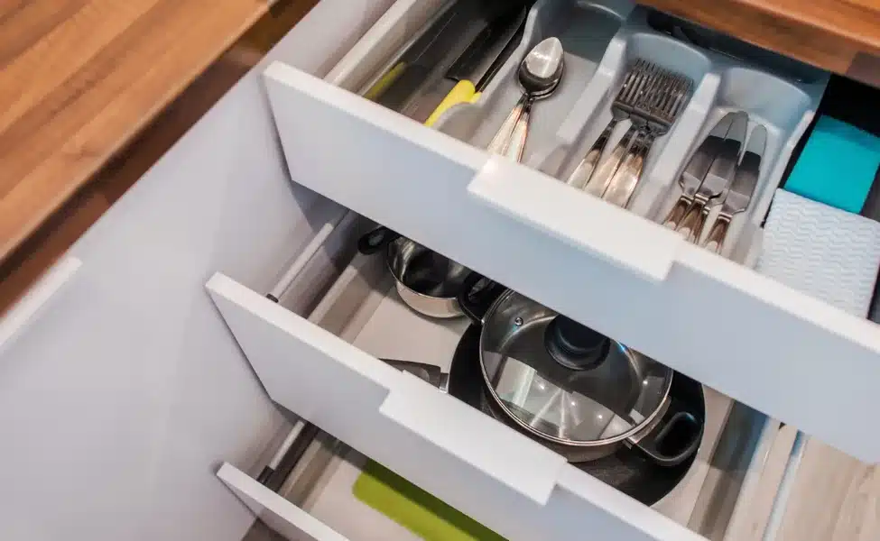 pans-stored-within-easy-reach